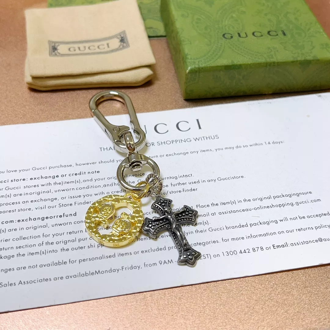 gucci key holder and boucle de sac s_12b15774